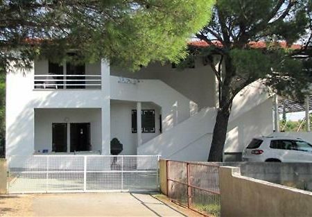 Apartmani Paklenica Starigrad Paklenica Buitenkant foto